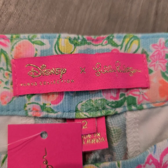 DISNEY x LILLY PULITZER Shorts - Picture 4 of 7